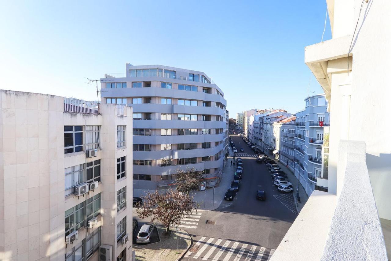 Appartement Marques De Pombal Duplex With Terrace By Homing à Lisboa Extérieur photo